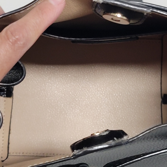 Michael Kors Emilia Small Bucket  Messenger Crossbody Bag. - Picture 12 of 16